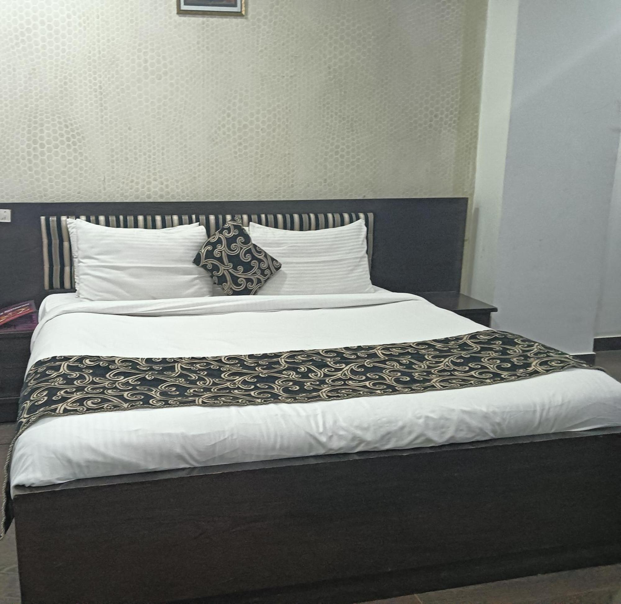 Hotel Palazzo Di Lara Ghaziabad Dış mekan fotoğraf